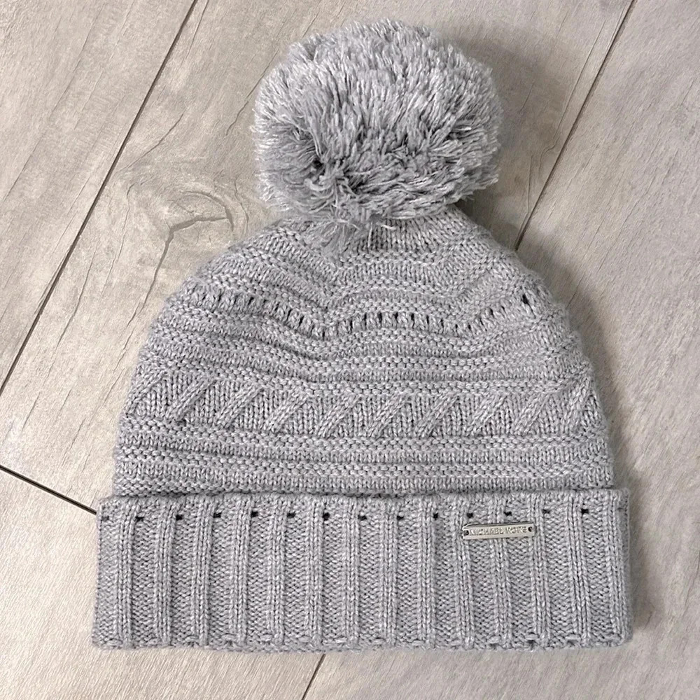 Michael Kors Grey Ribbed Cable Knit Pom Pom Beanie Hat Toque NWOT